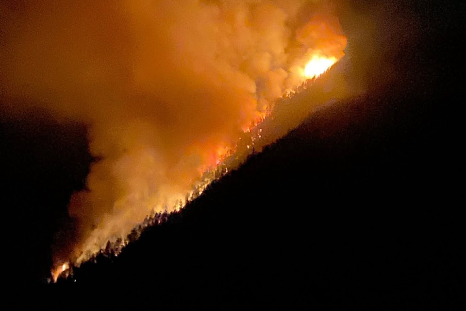 250806-avn-cameron-lake-fire-06aug2025_3211