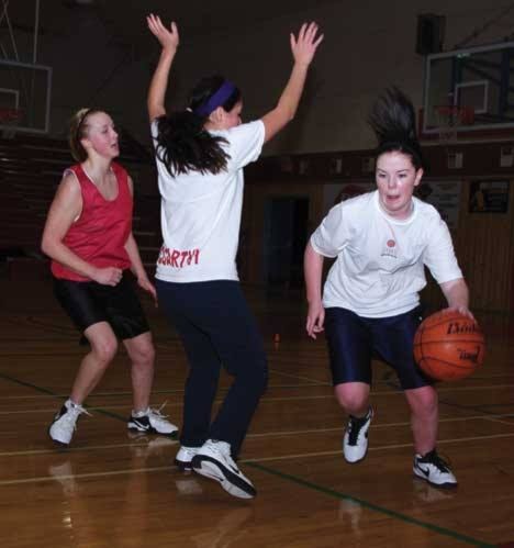 19478albernisrgirlshoops2011-1-Nov25-9244