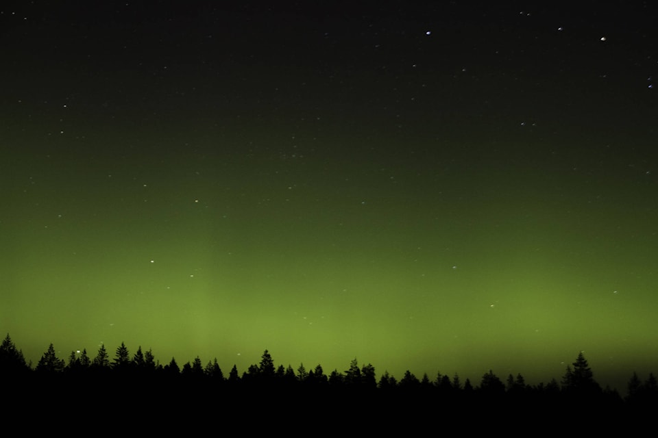 web1_AuroraBorealis-Alberni-june01