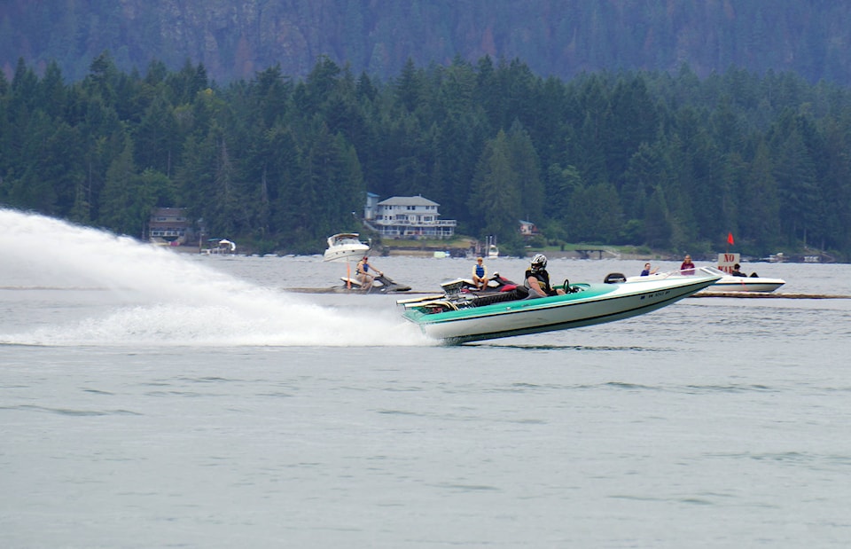 web1_170711-AVN-Regatta_1