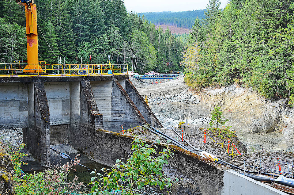 8324239_web1_170901-CRM-Salmon-River-dam-remains