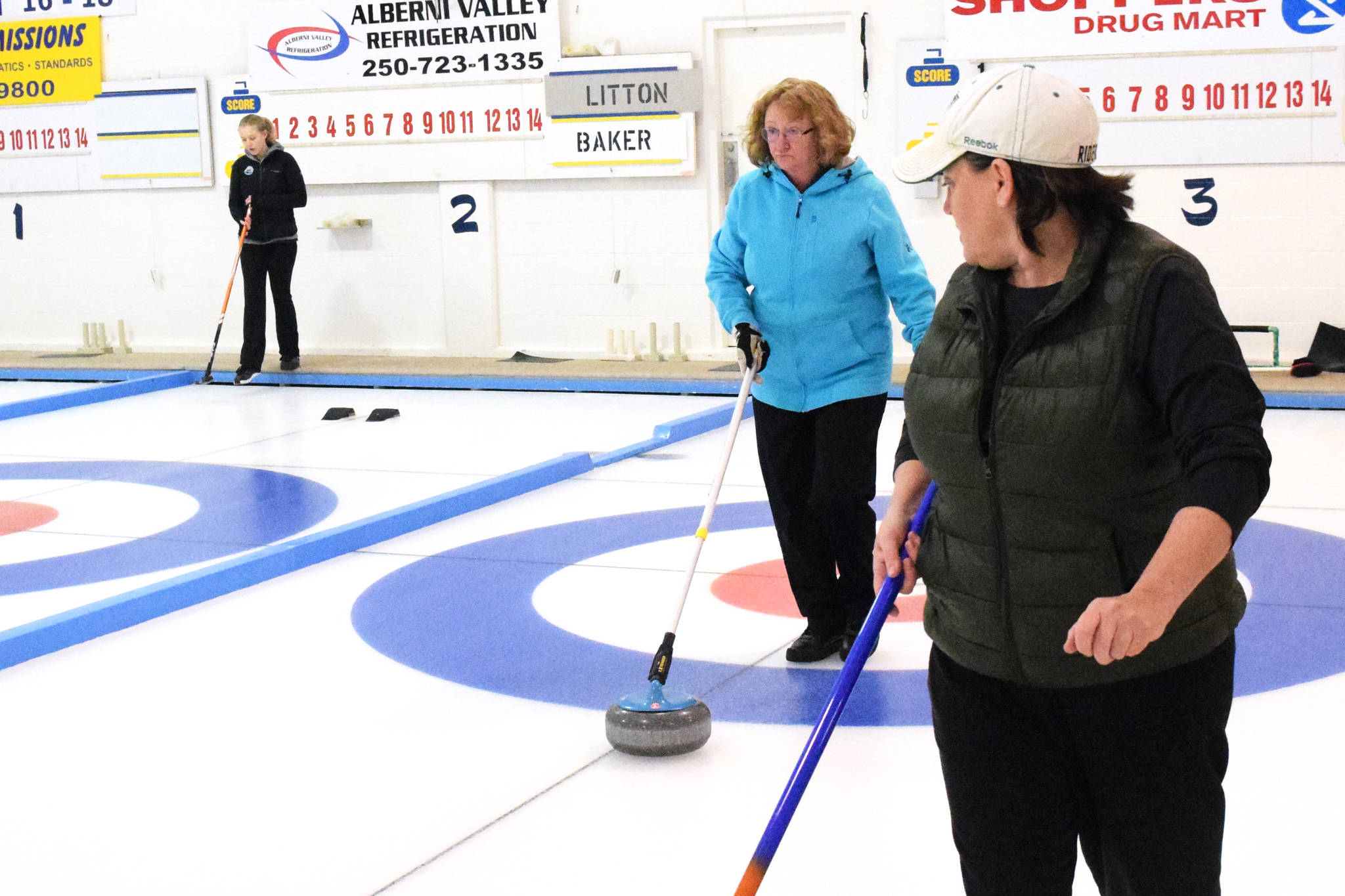 9500802_web1_171129-AVN-Curling-LadiesBonspiel_2