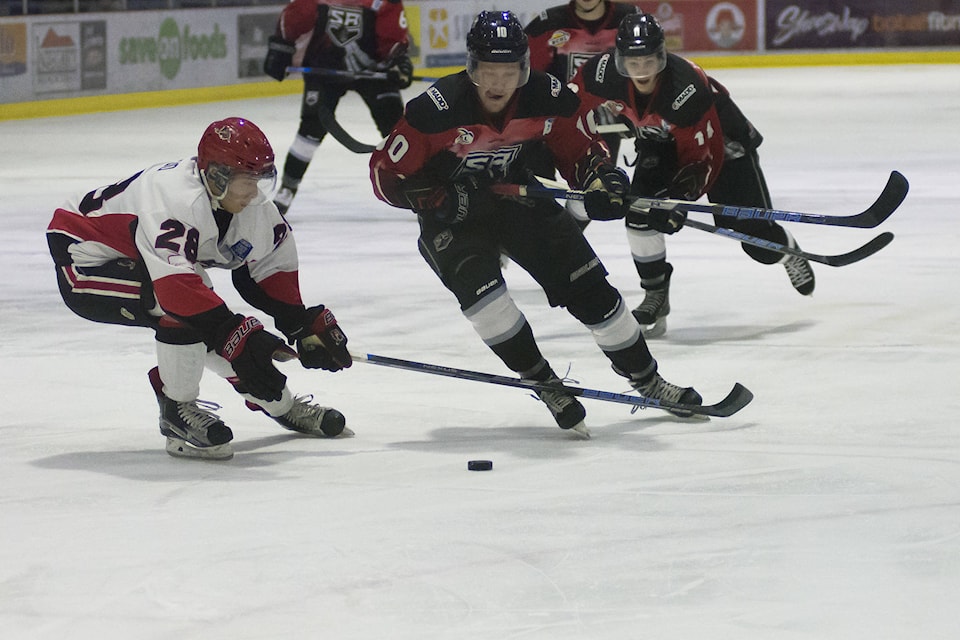 10368791_web1_20180126-SAA-Silverbacks-vs-Alberni-Valley-JE-0043