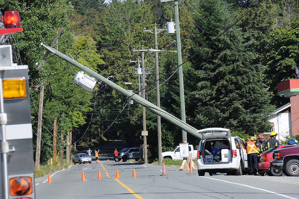 12812788_web1_BeaverCkAccident2-20july18_9620