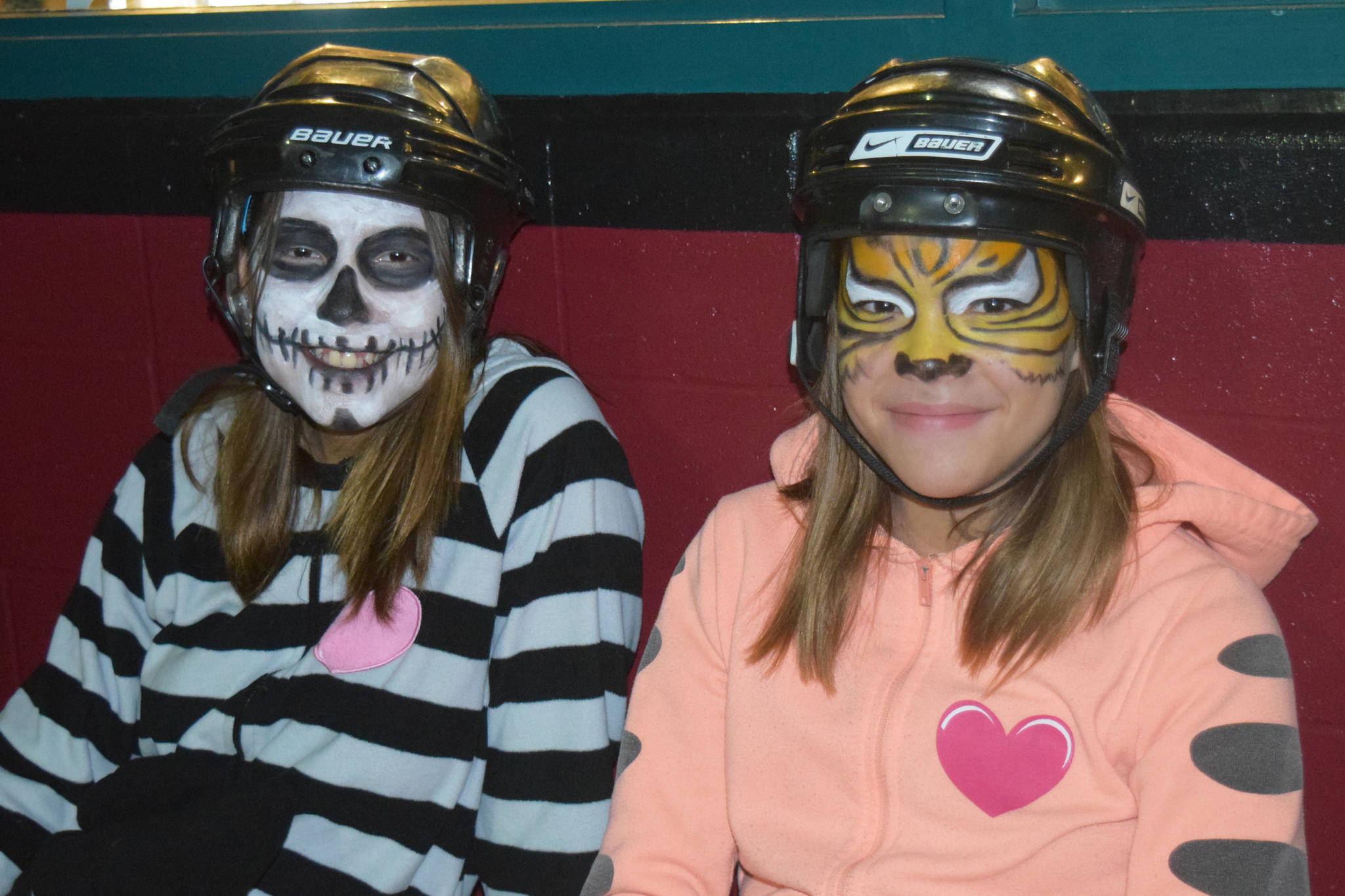 14158980_web1_halloween-skating