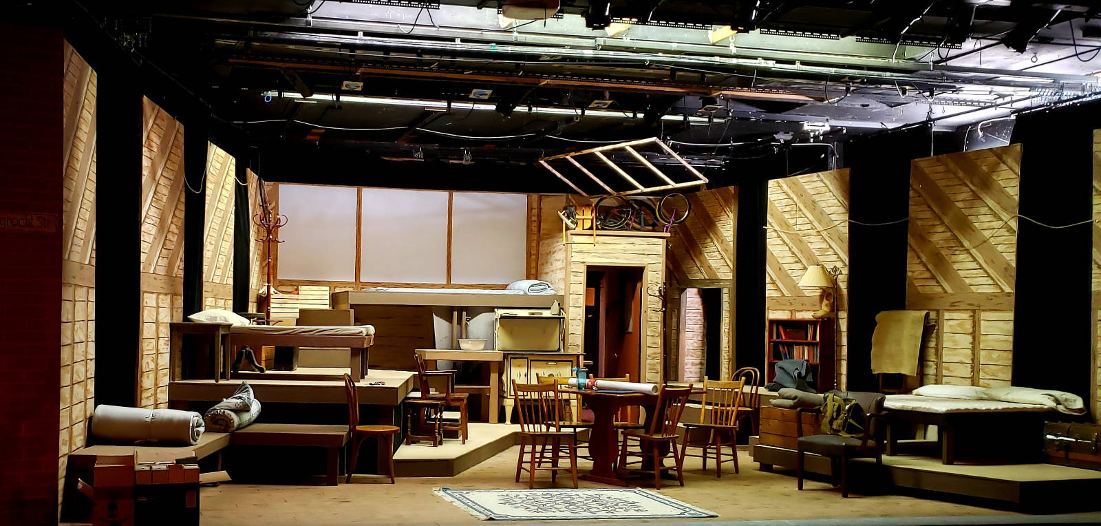 17657502_web1_Mainstage-sets2-annefrank2-17july19_5114
