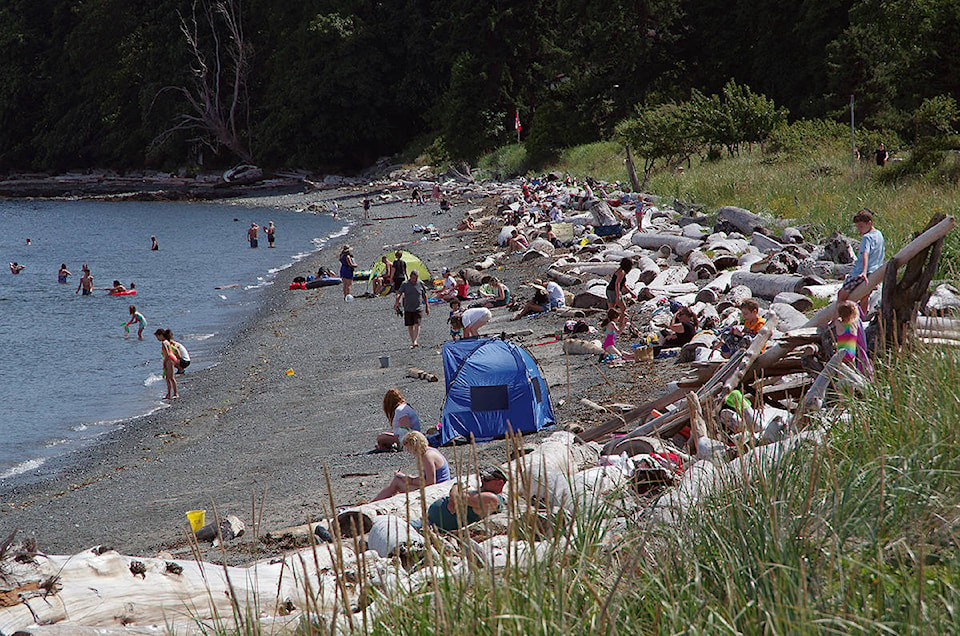 22252381_web1_200727-NBU-Pipers-lagoon-rescue-_1