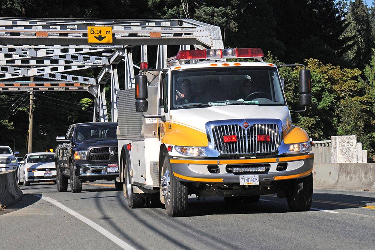 22280561_web1_200805-AVN-Firefighters-Service-sproat_2