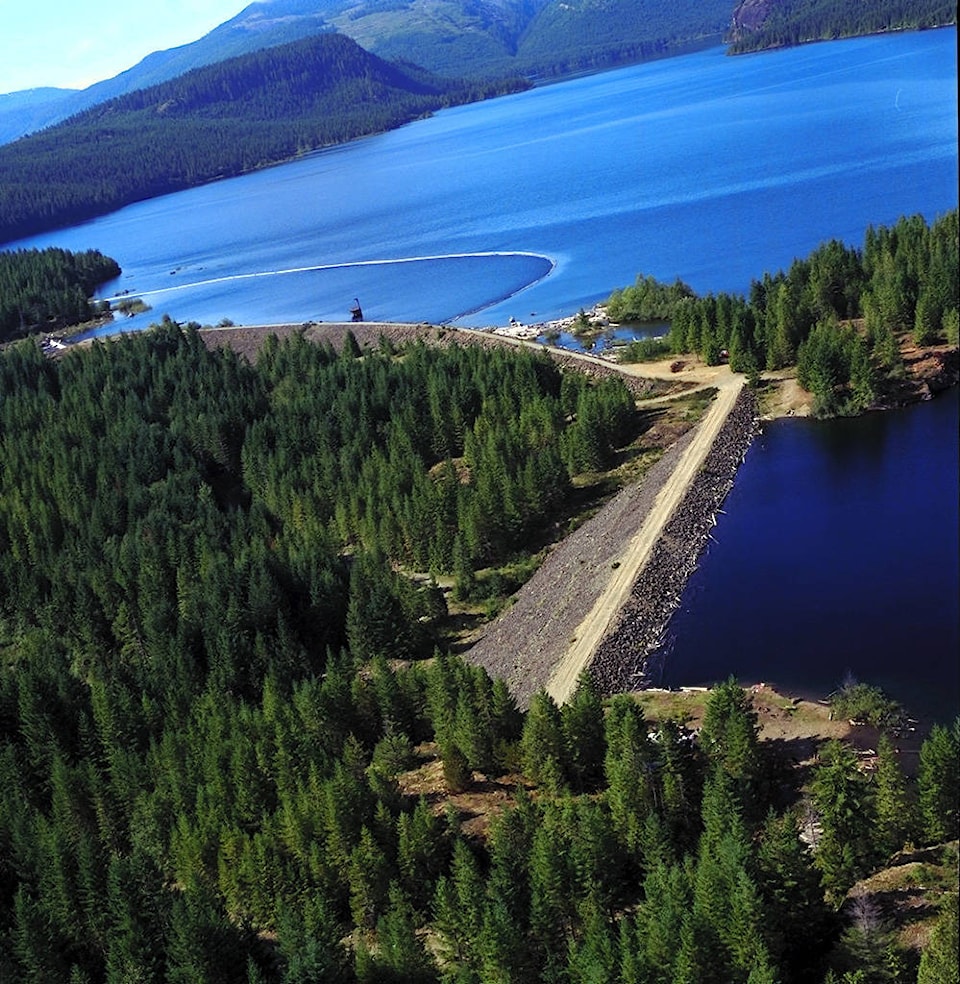 22359688_web1_200812-AVN-Elsie-Lake-dam-flows-Elsie-Lake_2