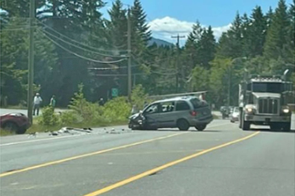 25397737_web1_210609-PQN-HIghway4-MVI-Whiskey-Creek-COLLISION_1