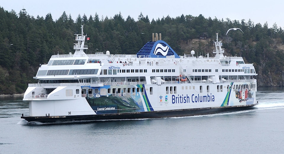 27220489_web1_210826-vne-photo-archive-ferry_4