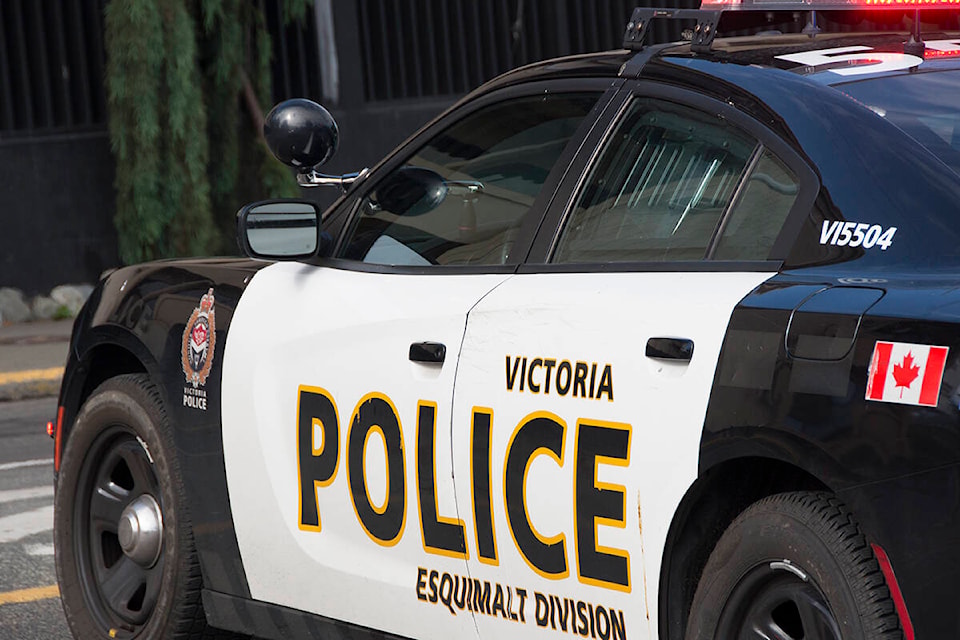 28047295_web1_210310-VNE-Esquimalt-Wants-its-own-cops_1