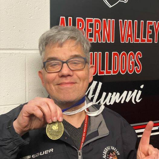 28598933_web1_220330-AVN-Jamie-Amos-Gold-Medal-alberni_1