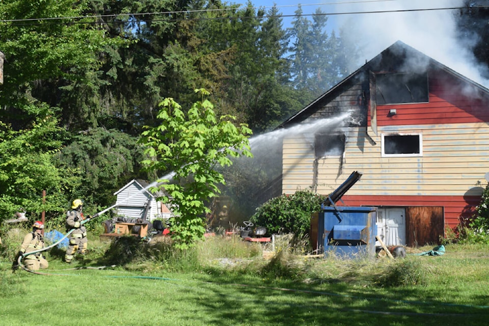 29744079_web1_220713-AVN-Thompson-Road-Fire-alberni-2_1