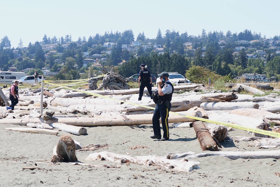 Police have closed off a section of the Esquimalt Lagoon and Ocean Blvd. while they investigate a suspicious death. Police ask anyone who is in the area and may have seen something suspicious to contact them. (Bailey Moreton/News Staff)