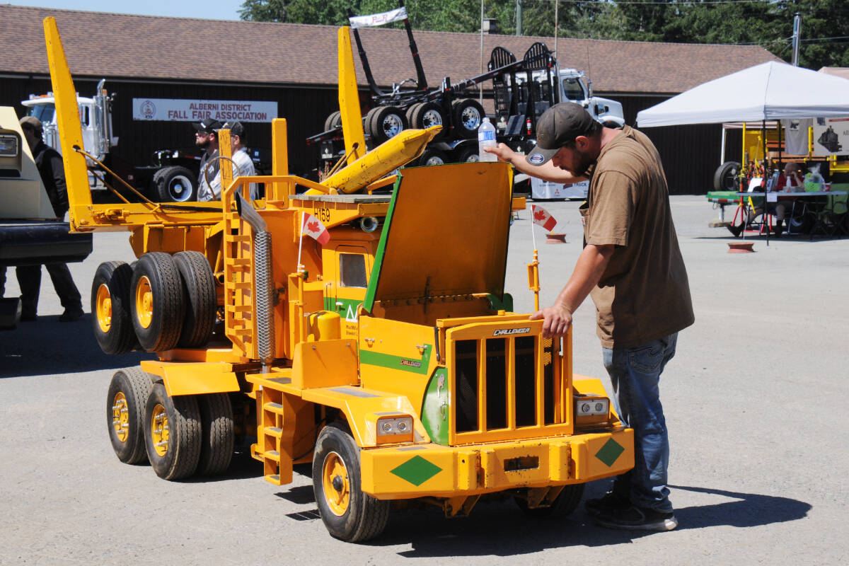 30010599_web1_220810-AVN-Truck-show-folo-Trucks_3