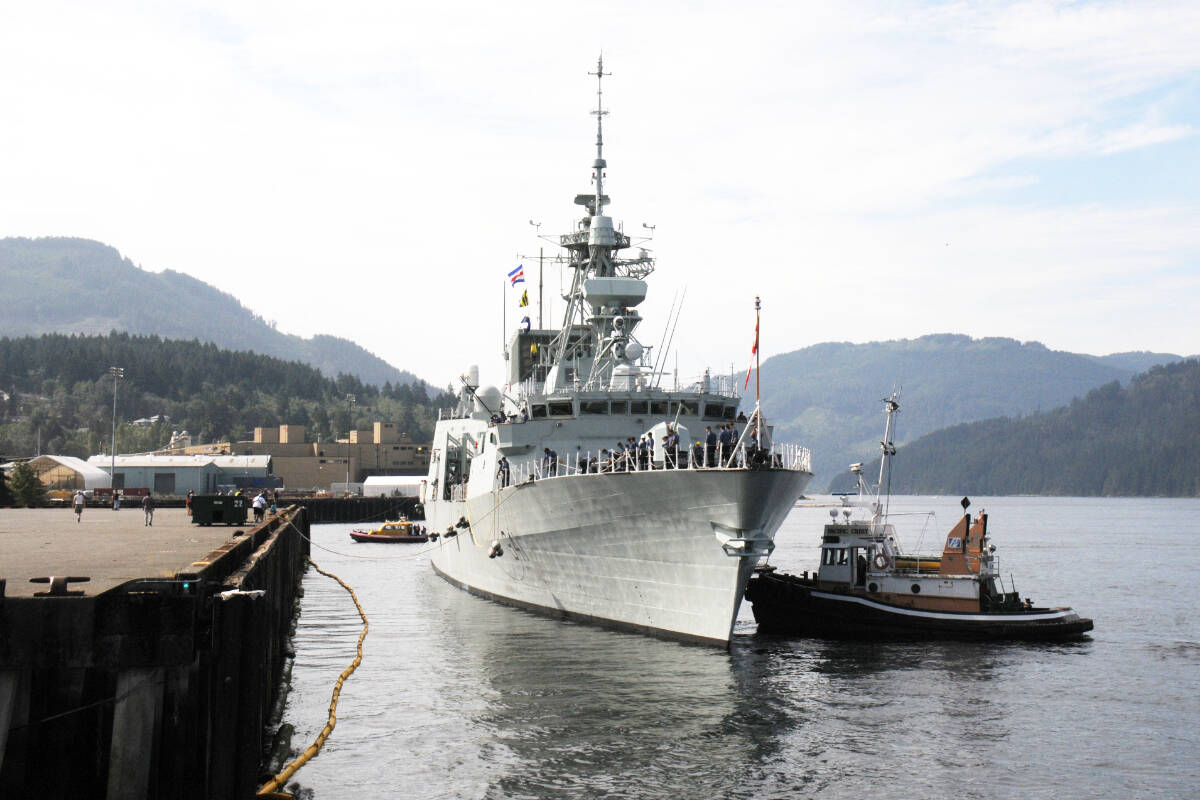 30070446_web1_220817-AVN-HMCS-Ottawa-arrival-Alberni_3