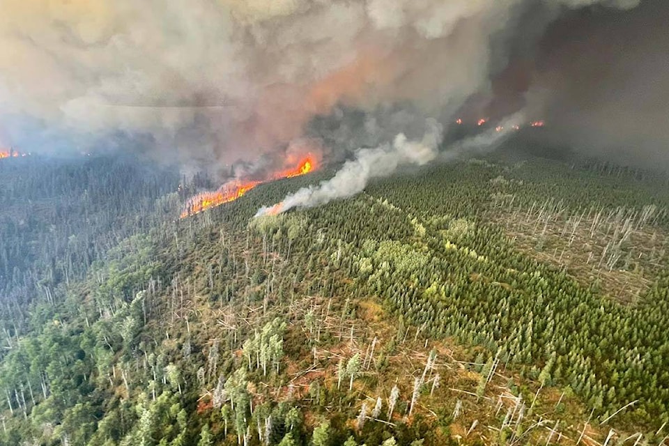 30354107_web1_220911-CPW-WildfireinB.C.sPeaceregiondoublesnorainexpectedforrelief_1