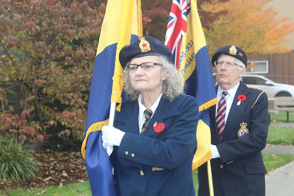 31099776_web1_201111-AVN-REMEMBRANCE-Ceremony-Legion293_3