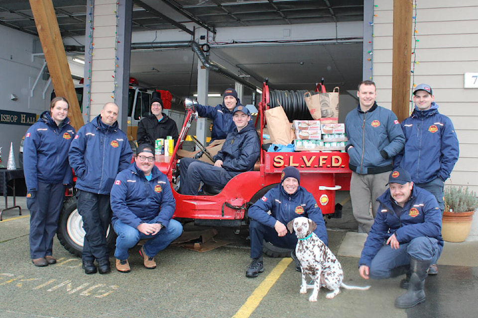 31276173_web1_2212114-AVN-Sproat-Lake-Fire-food-drive-SproatLake_2