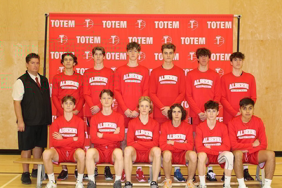 31386366_web1_221228-AVN-Totem-Boys-alberni_1