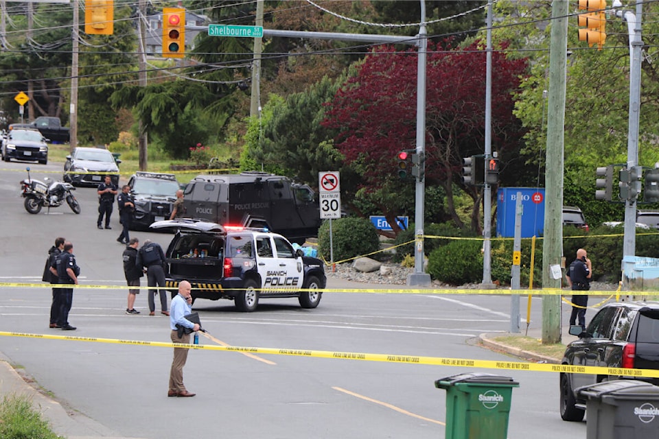 31633360_web1_220626-BPD-bank-robbery-fatal-SaanichBankRobbery_1