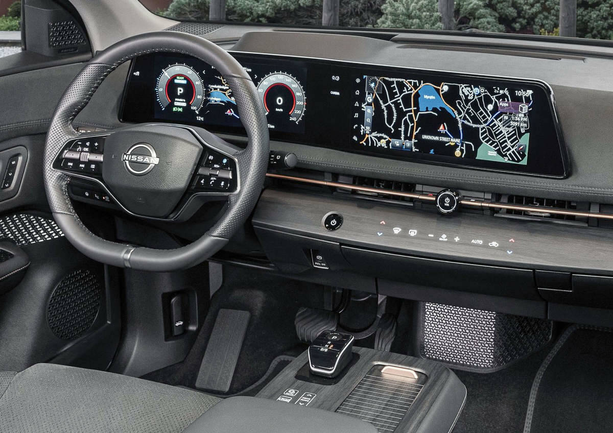 The Ariya has extended-width screens, which are of a type found in most EVs. The drivers-side 12.3-inch configurable display shows current speed plus other key data such as remaining battery range. PHOTO: NISSAN