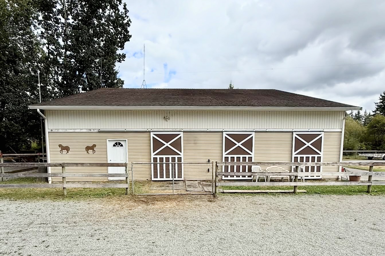 Horse boarding facility