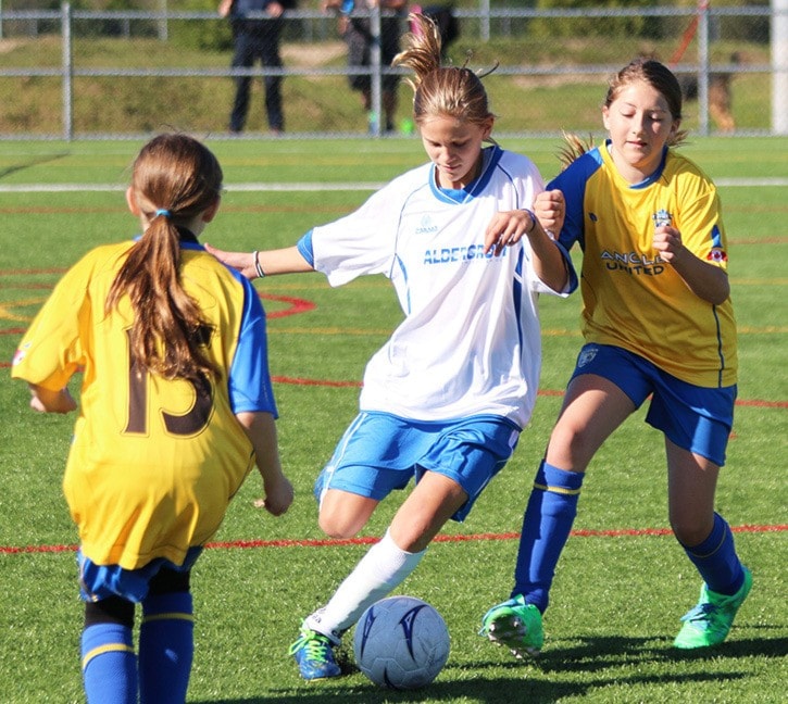 19469aldergroveSoccerGirls3Oct0414WEB