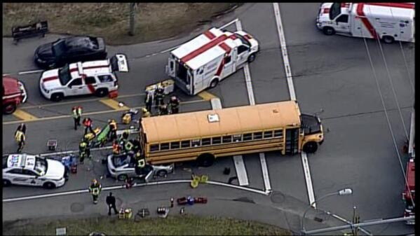 36885langleyschoolbuscrashandcar