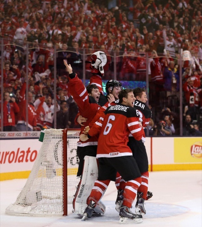 Team Canada beats Team Russia 5-4 to win the Gold Medal in the IIHF World Junior Hockey Tournament