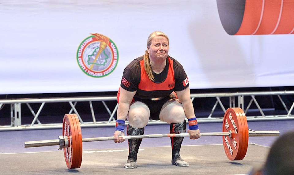 7680217_web1_Powerlifter3C