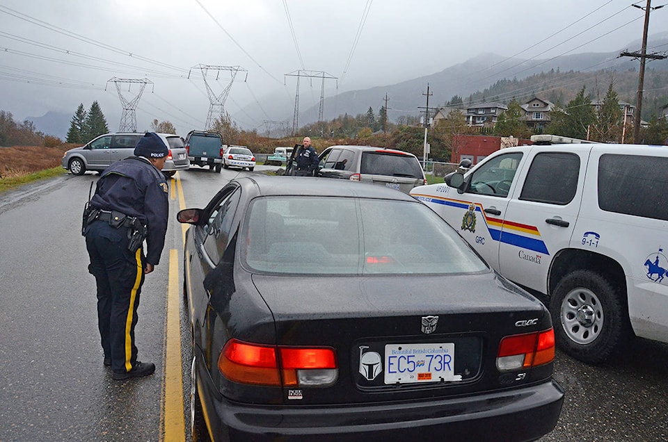 9346761_web1_copy_EasternHillsides-roadblock-RCMP