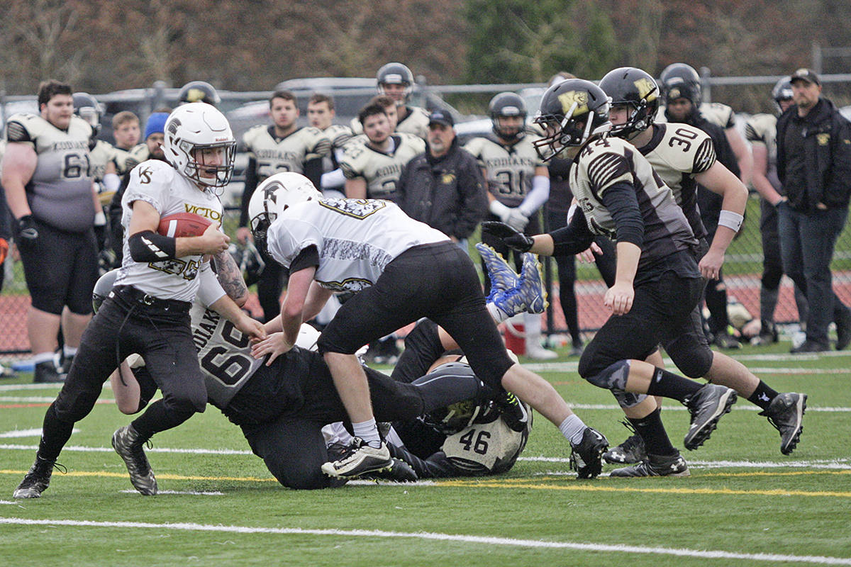 9440260_web1_171118-LAT-SPORTS-Kodiaks-vs-Victoria4