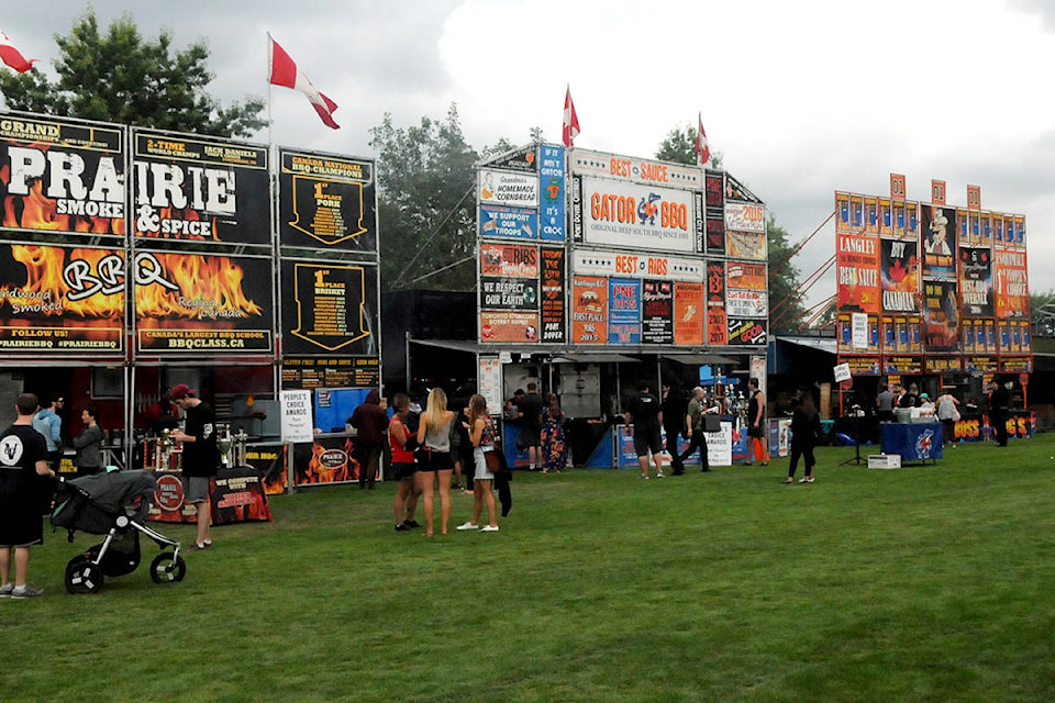 18222433_web1_RibFest3