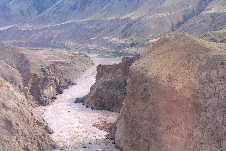 18302606_web1_rockslide-aerial-view