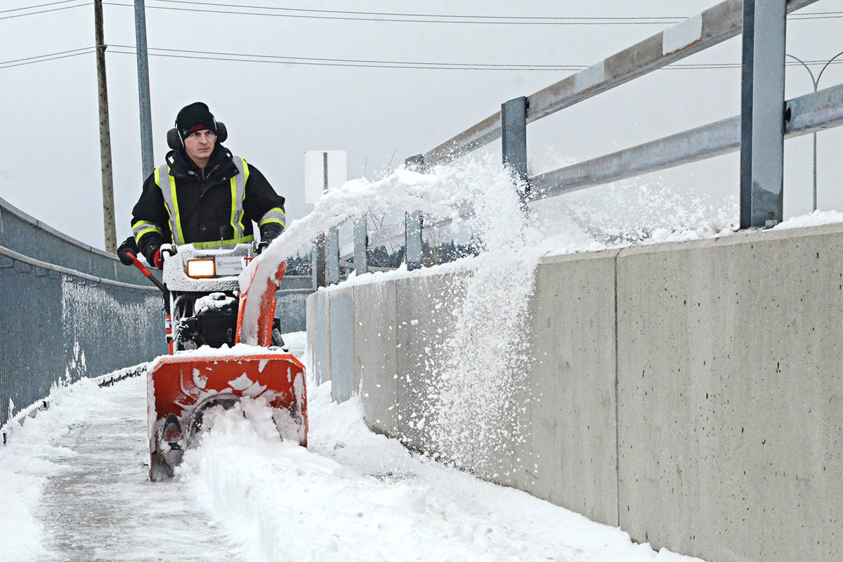 20179032_web1_copy_200116-LAT-SnowAftermath2