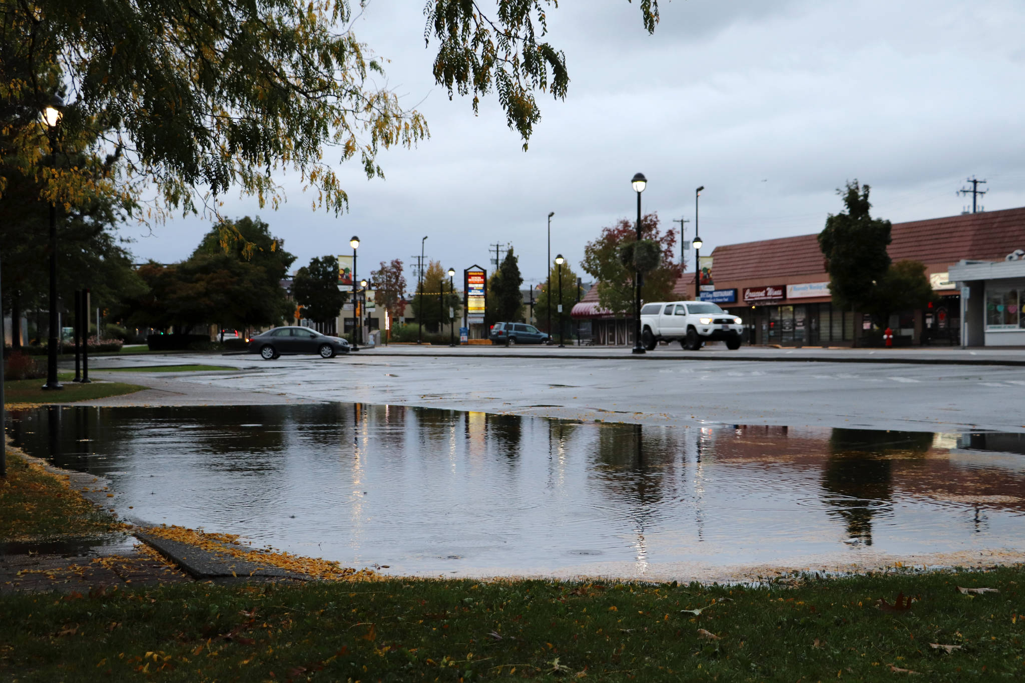 VIDEO Fall storm hits Langley, leaves hundreds without power