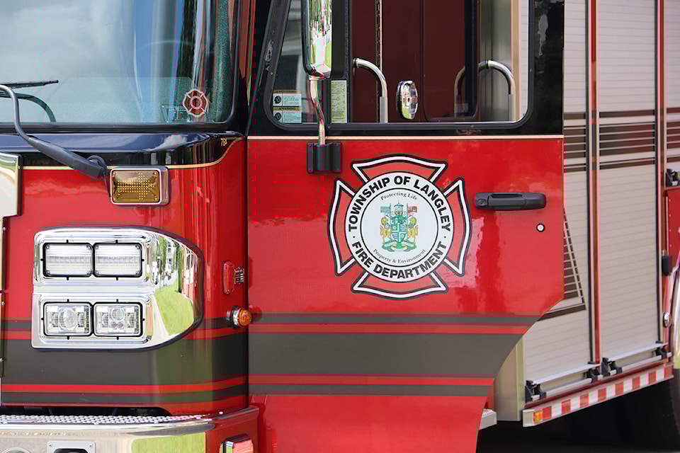 23412222_web1_201123-LAT-Barn-Fire-Langley_1