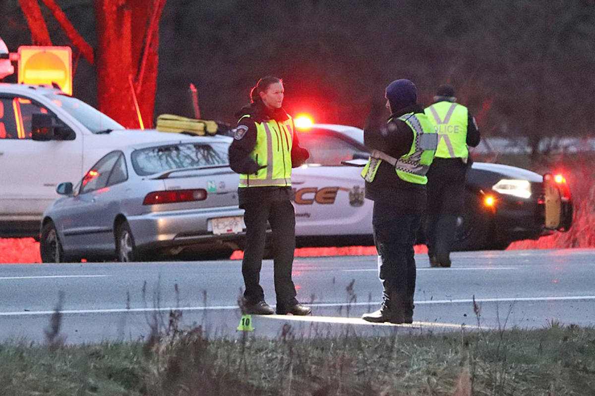 23805834_web1_copy_210103-LAT-Hwy1-pedestrian_2