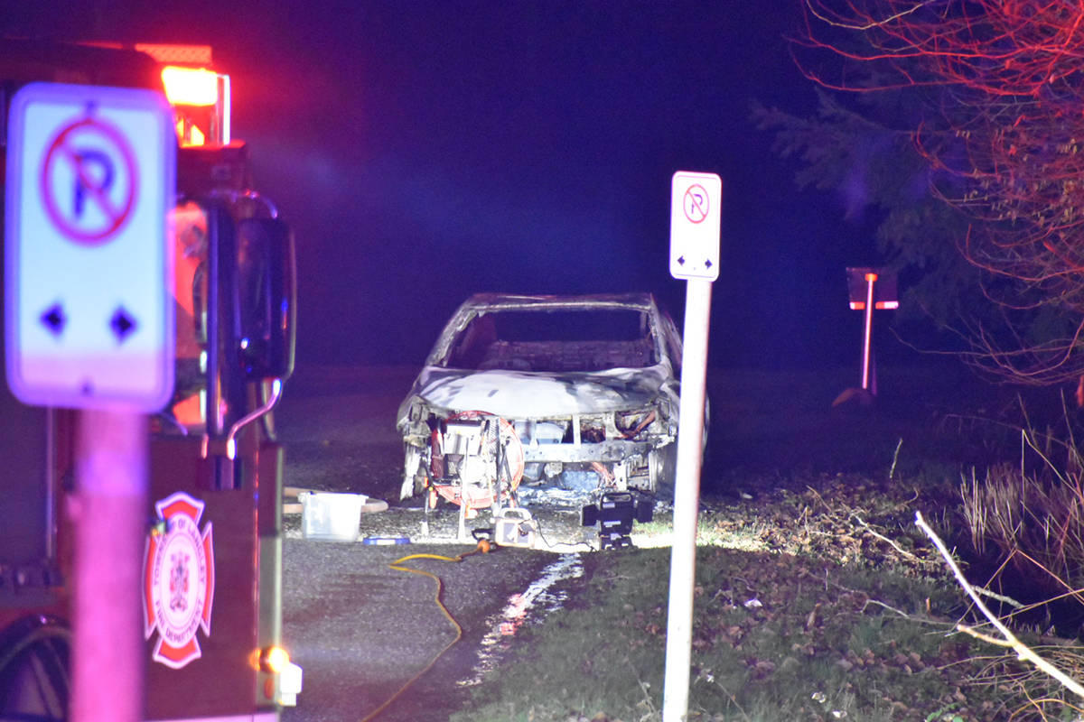 24153326_web1_210207-LAT-vehicle-fire-in-Campbell-Valley_5