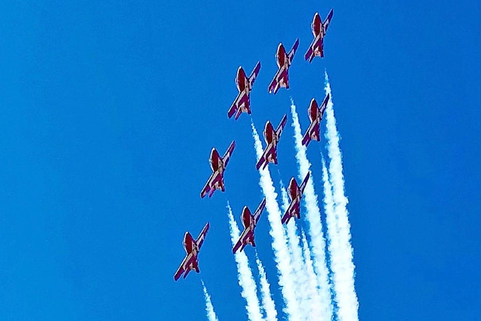 25851689_web1_210722-PAN-Snowbirds-Reminder-snowbirds_2