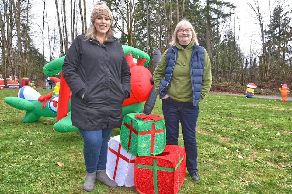 27467882_web1_211209-LAT-HC-InclusionLangleyToyDrive-._2