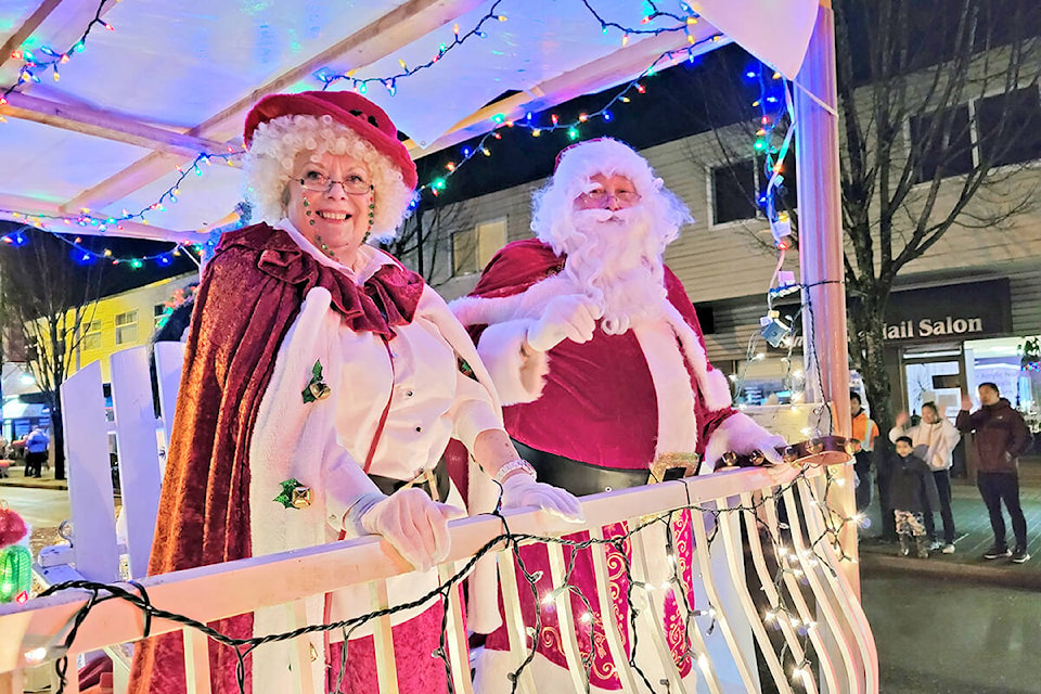 Santa and Mrs. Claus wrapped up the Aldergrove Light Up Christmas parade on Saturday, Dec. 11. (Dan Ferguson/Langley Advance Times)