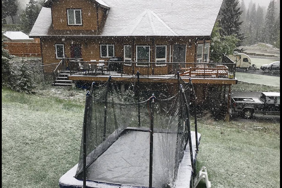 The snow was sticking in Elkford on midday, June 13th, only a week out from the beginning of summer 2022. (Image courtesy of Tathlina Lovlin)