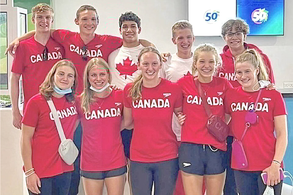 30602549_web1_221003-LAT-DF-LOSC-team-canada_1