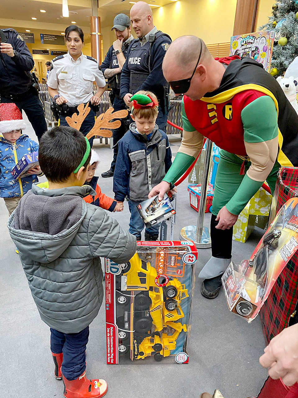 31069910_web1_KeiansToyDrive-SurreyMemorial1