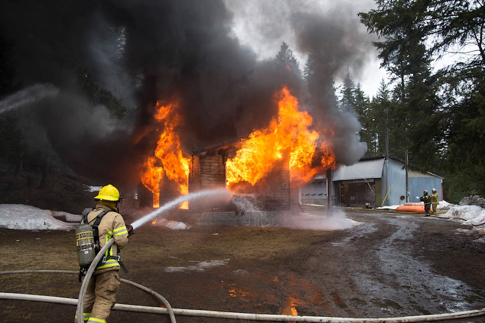 31106609_web1_20170326-SAA-Malakwa-Fire-training-finals-JE-0007