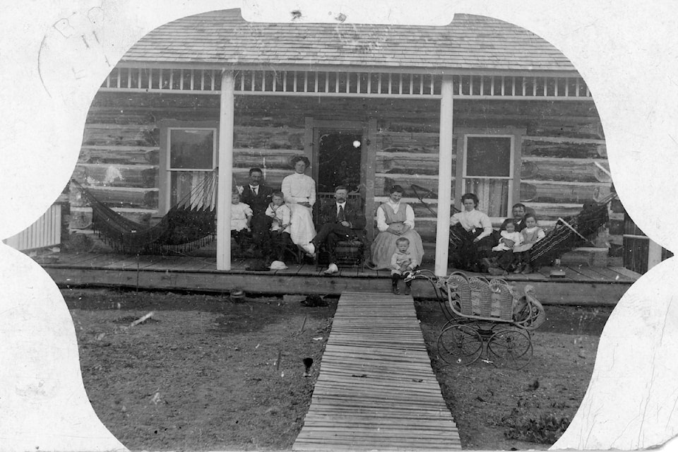 980013-lane-family-et-al-burton-may-1910