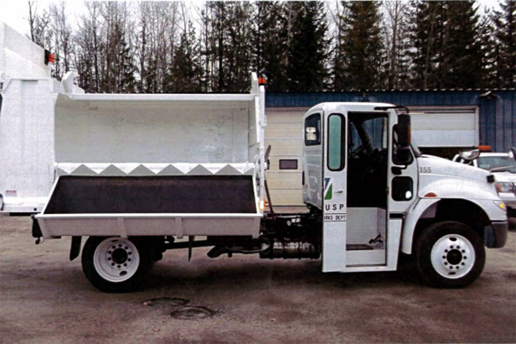 9542477_web1_171130-NAL-garbage-truck